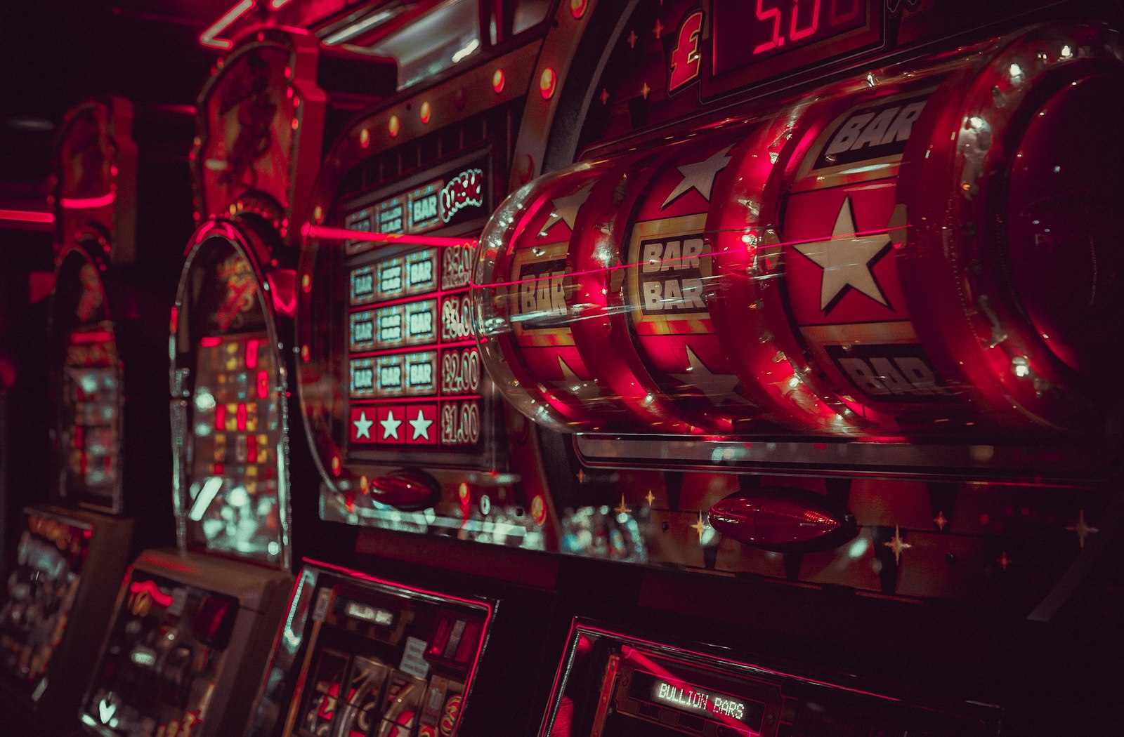 Brightly lit online slot machine reels